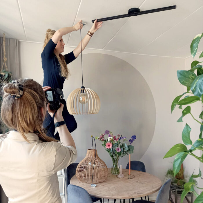 Behind the scenes of a Lightswing photoshoot with the lightswing employees