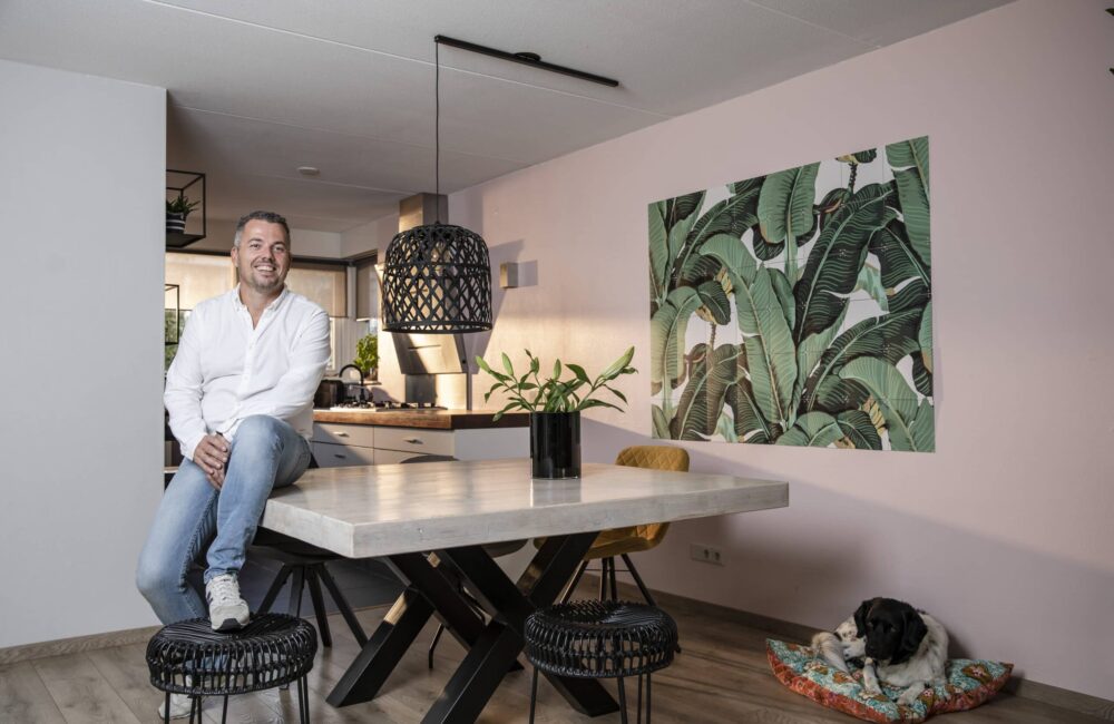 Paul at home Lightswing single black diner room Paul at home with the Lightswing