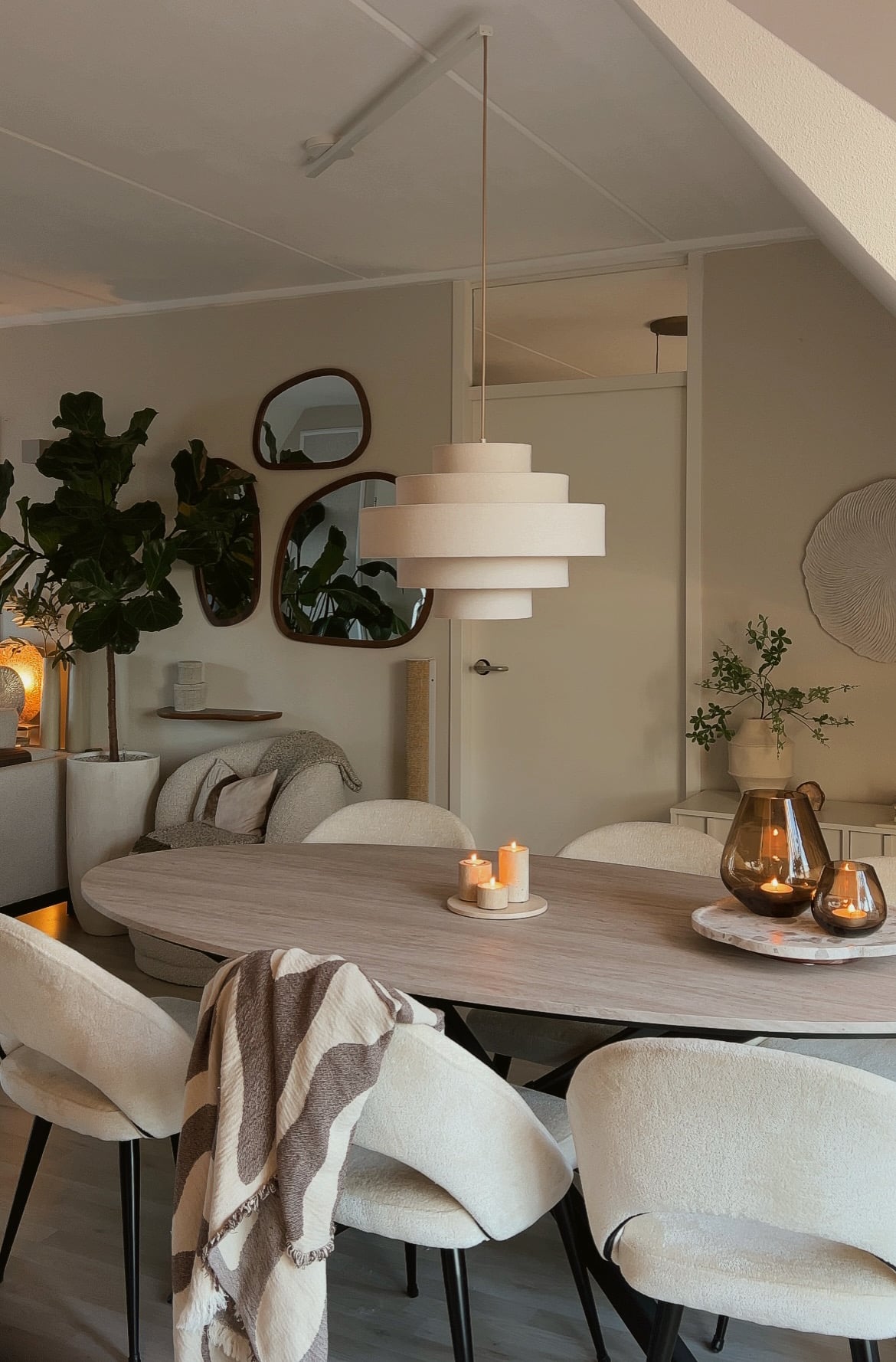 Lightswing single white dining room