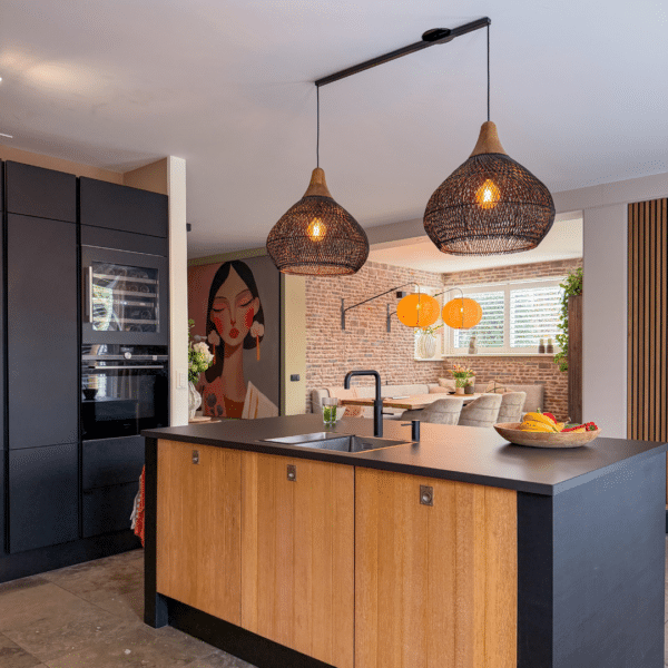 Lightswing® Single vs Twin: Which Solution Is Right for Your Dining Table?